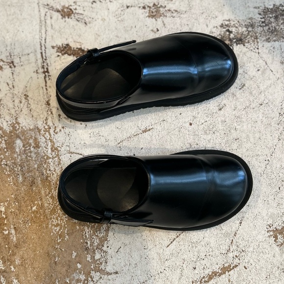 Uniqlo Black Women's Slippers - Picture 4 of 7